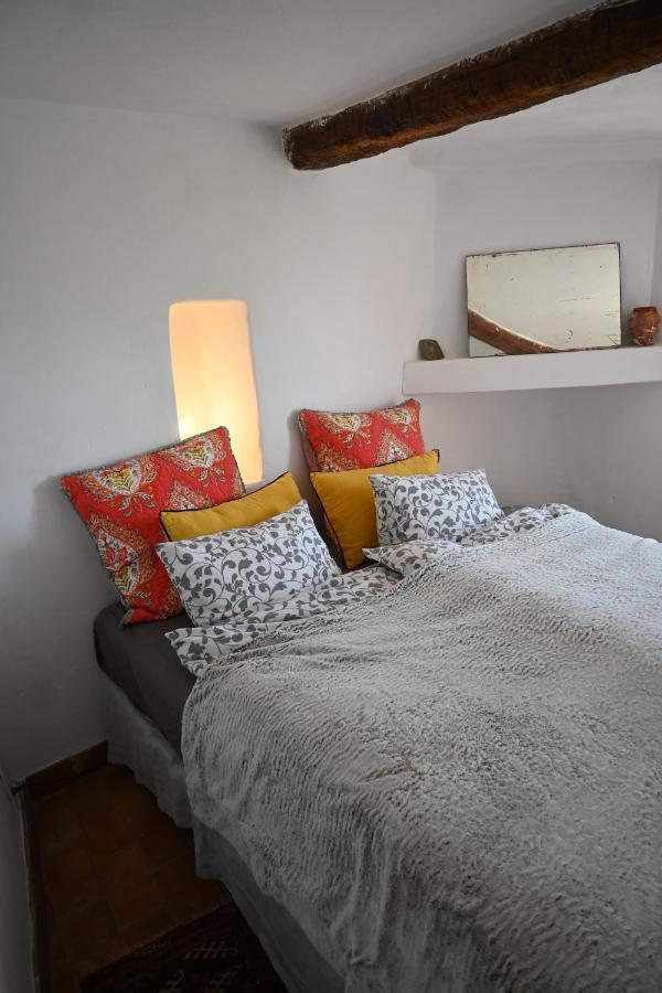 Roussillon en Isere Maison Porte Heureuse מראה חיצוני תמונה